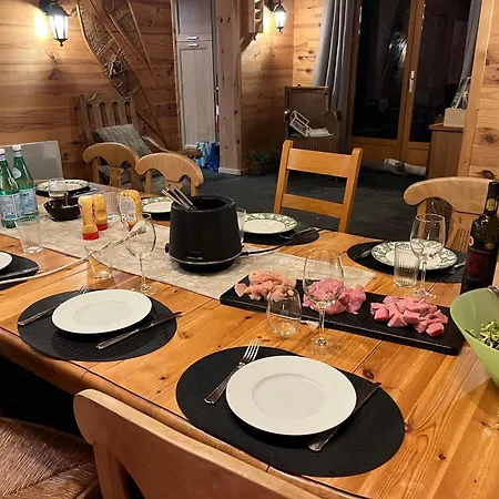 Les Grosses Pierres A Dağ evi